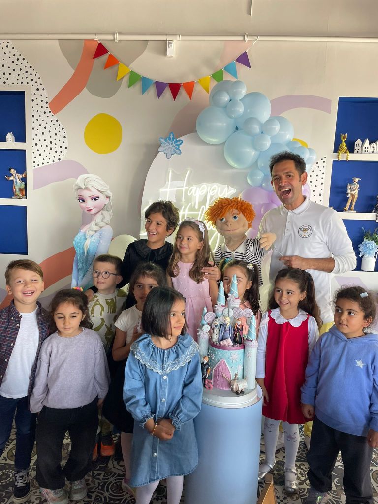 Filifu Cafe Elsa Konseptli Doğum Günü Organizasyonu - Kar Kraliçesi Temalı Eğlenceli Kutlama