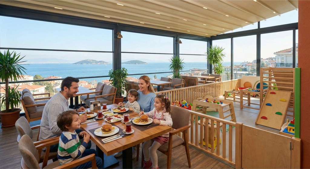 Семейный обед в Filifu Cafe N’ Play с видом на море и большой детской игровой зоной в Стамбуле