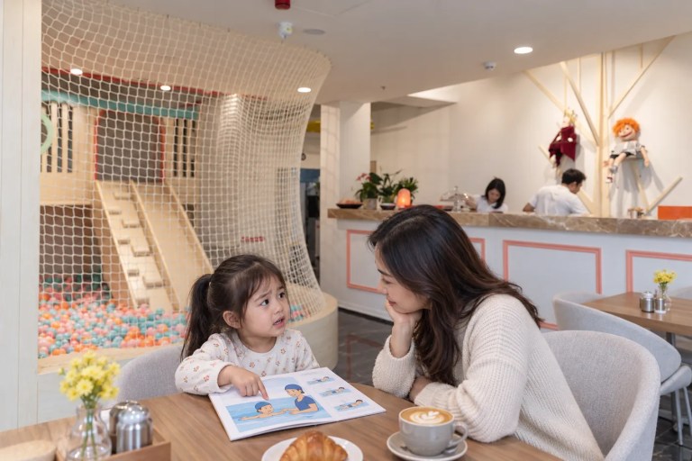 孩子几岁开始学游泳？年龄、准备度与安全选课指南