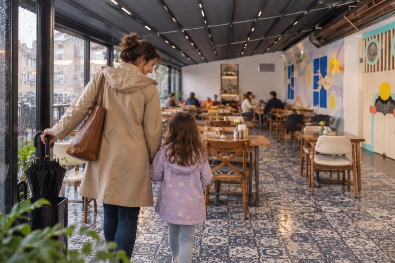 İstanbul’da Yağmurlu Günde Çocuklarla Ne Yapılır? Kısa Bir Kafe Planı